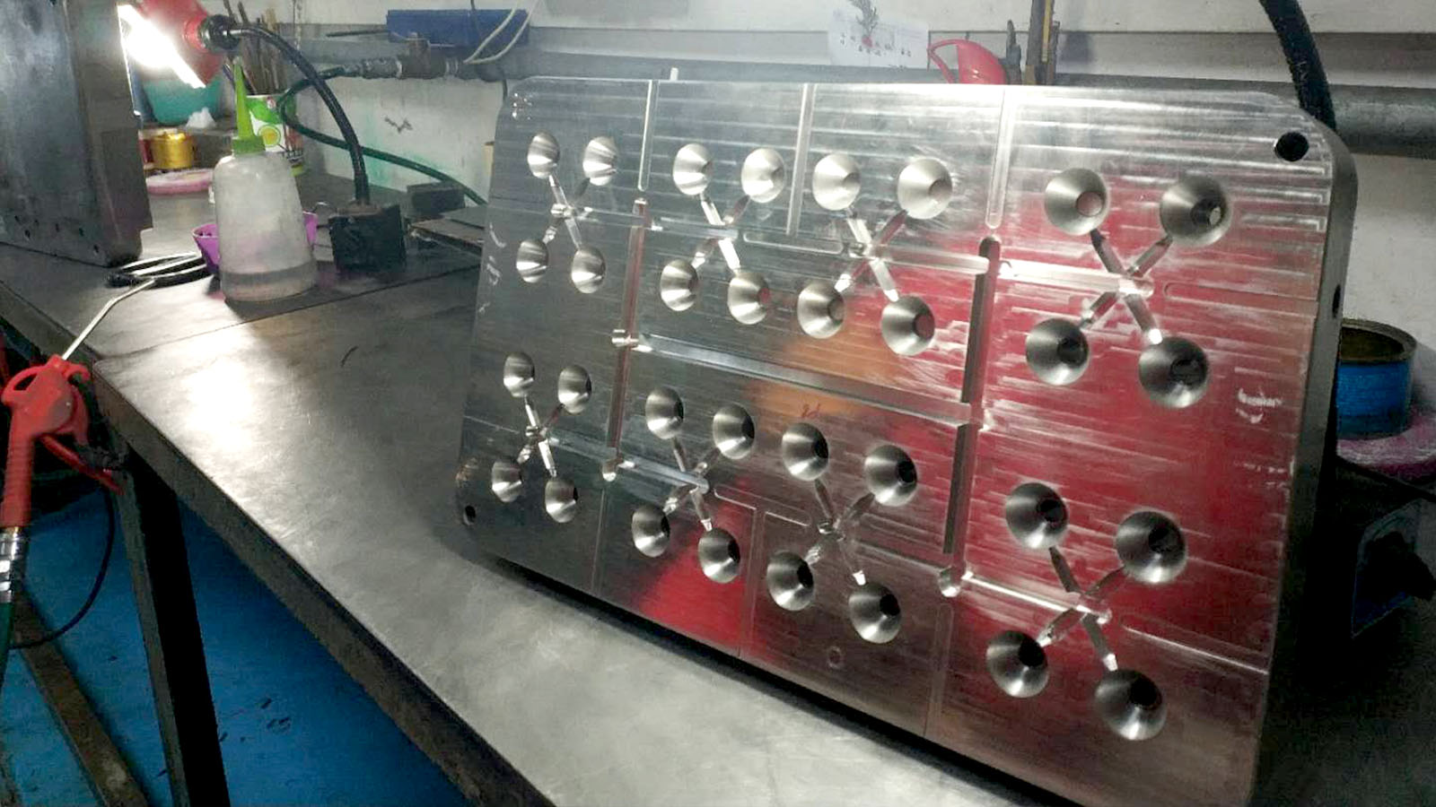 旭錦塑膠模具，光學(xué)透鏡模具