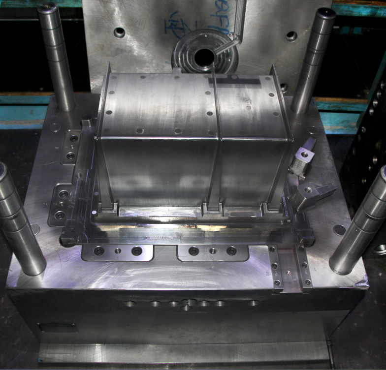 中山市旭錦塑膠模具有限公司，精密模具制造